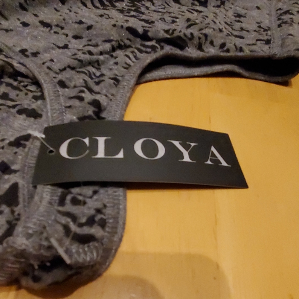 Cloya Racerback Workout Tank NWT - Picture 2 of 3